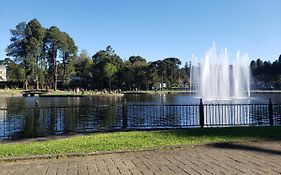 Lugar encantador com pátio, próximo ao pórtico de Gramado