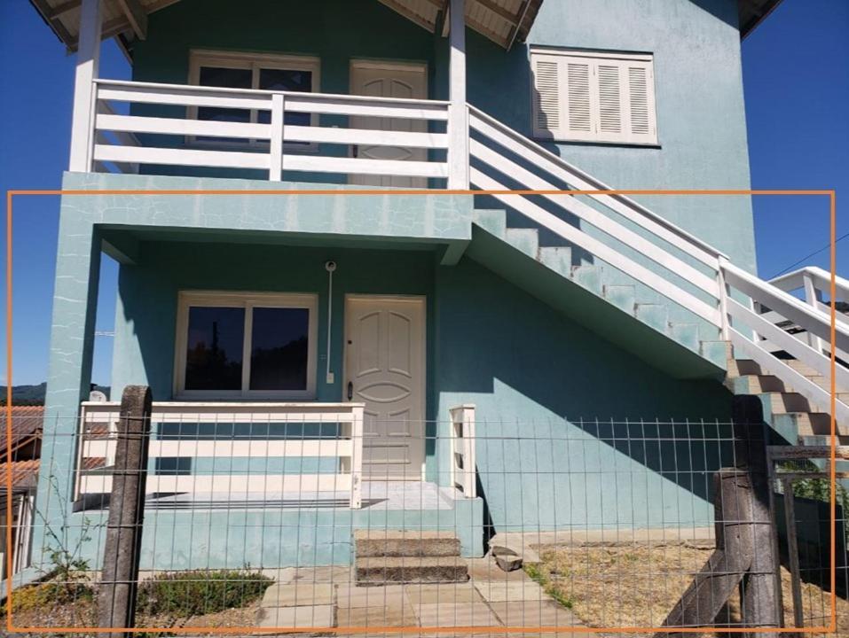 Lugar encantador com pátio, próximo ao pórtico de Gramado Exterior foto